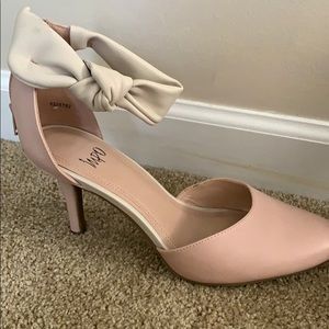Pink heel shoes